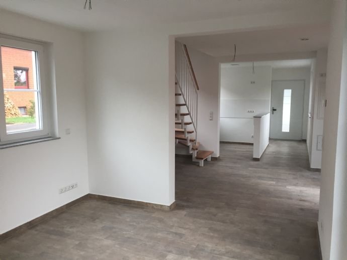 Reihenendhaus zur Miete 1.100 € 5 Zimmer 100 m²<br/>Wohnfläche ab sofort<br/>Verfügbarkeit Tiefenbrunner Str. Mengershausen Rosdorf 37124