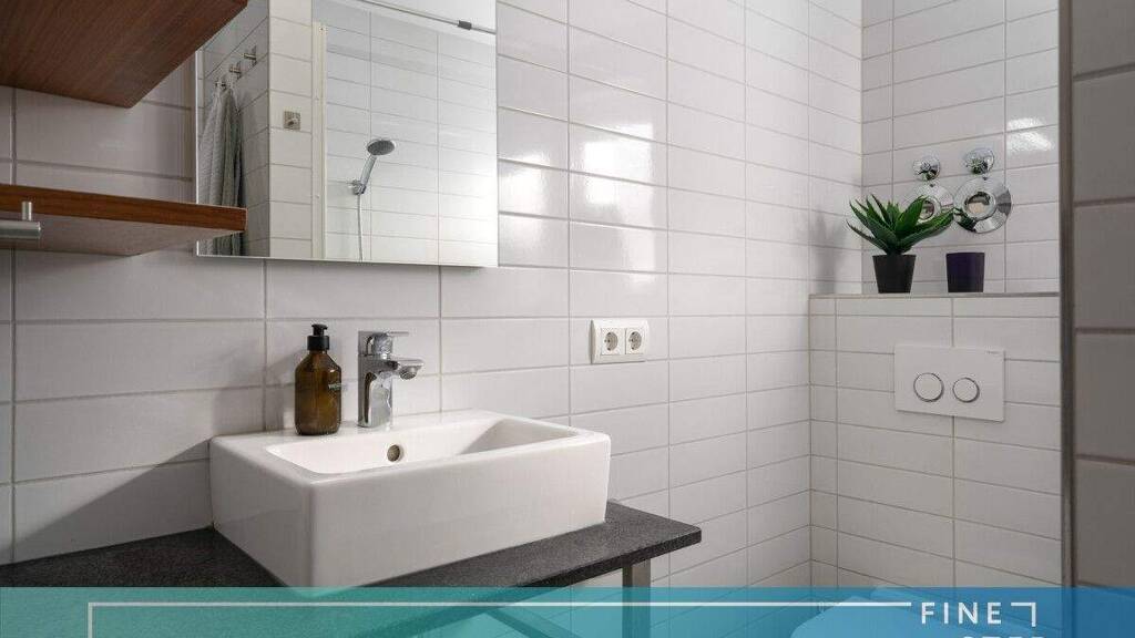 Vermietungssichere 2-Zimmer Altbauwohnung mit langfristigem Entwicklungspotenzial