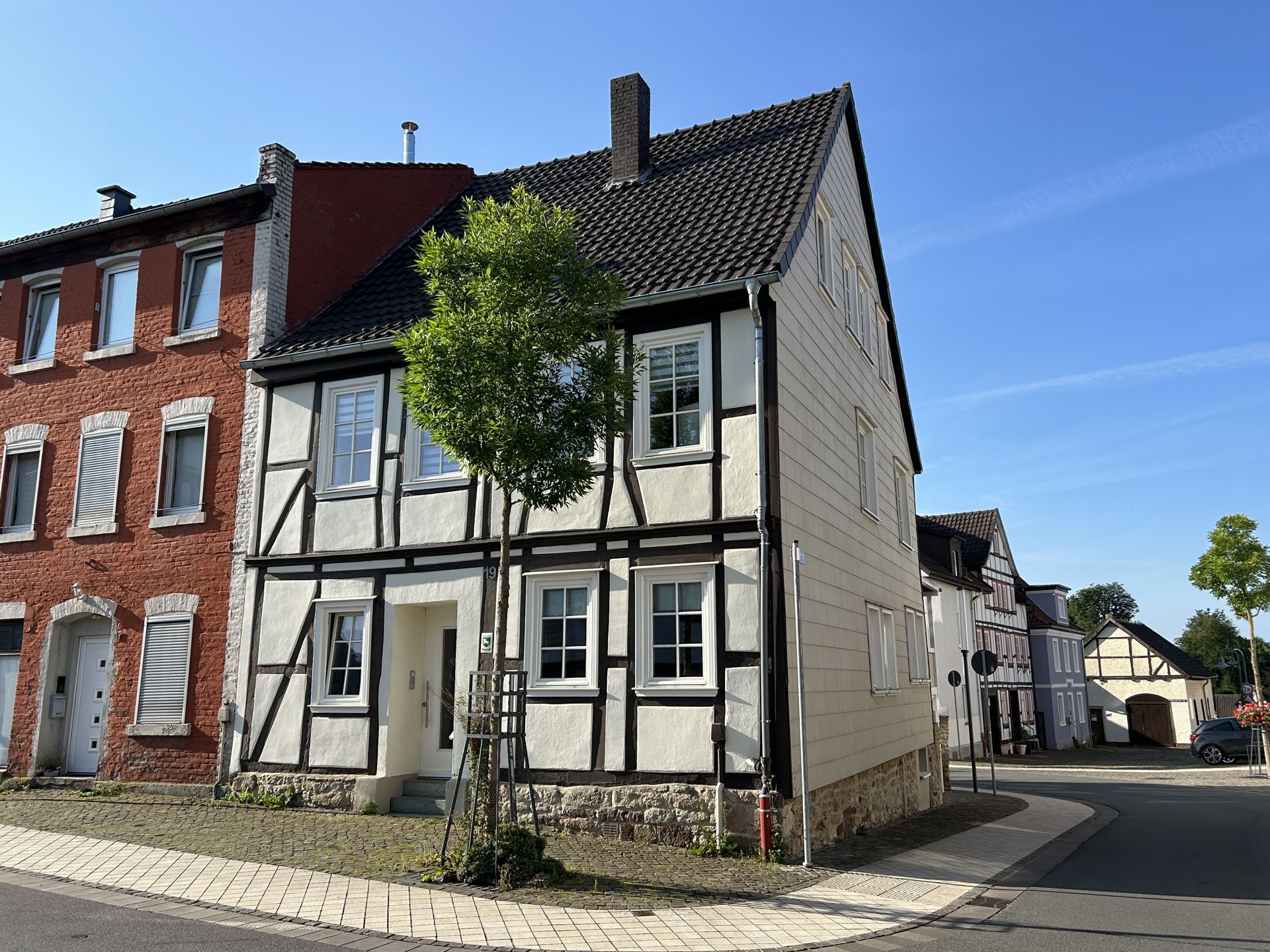 Haus zum Kauf 159.000 € 12 Zimmer 184 m²<br/>Wohnfläche 134 m²<br/>Grundstück Warburg Warburg 34414