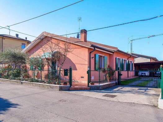 Haus zum Kauf 470.000 € 7 Zimmer 140 m² frei ab sofort Via Ortigara,1 Lazise 37017