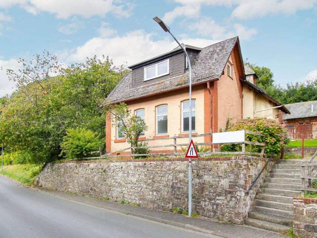 Einfamilienhaus zum Kauf 119.000 € 8 Zimmer 177 m² 4.526 m² Grundstück Dernbach Bad Endbach 35080