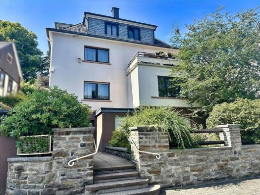 Einfamilienhaus zum Kauf 247.000 € 8 Zimmer 236 m² 1.073 m² Grundstück frei ab sofort Hilchenbach 57271