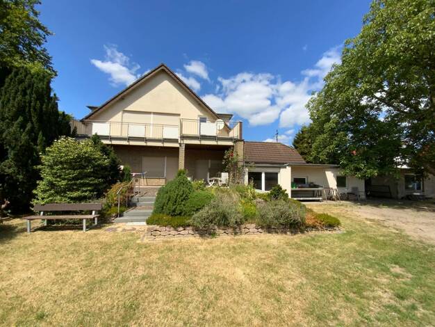 Einfamilienhaus zum Kauf 300.000 € 8 Zimmer 195 m² 1.140 m² Grundstück Schötmar Bad Salzuflen 32108
