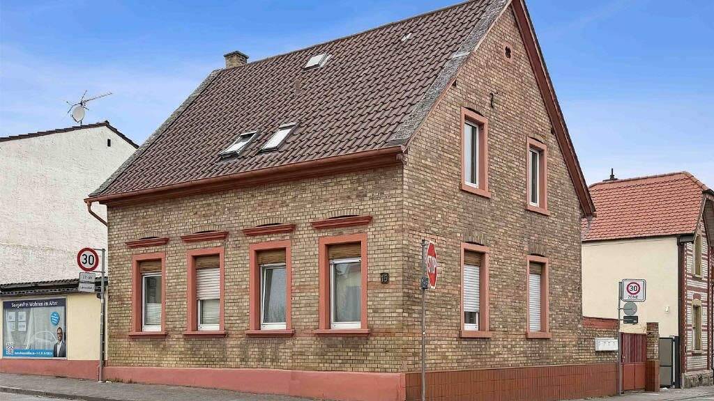 Mehrfamilienhaus zum Kauf als Kapitalanlage geeignet 448.000 € 8 Zimmer 110 m² 228 m² Grundstück Finthen Mainz 55126