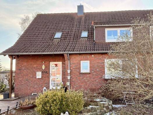 Doppelhaushälfte zum Kauf 275.000 € 4 Zimmer 138 m² 895 m² Grundstück frei ab 01.04.2026 Jever 26441