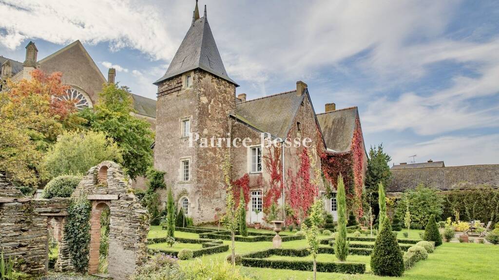 Reihenmittelhaus zum Kauf 649.000 € 13 Zimmer 250 m² 5.200 m² Grundstück Candé 49440