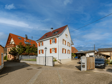 Mehrfamilienhaus zum Kauf 490.000 € 10 Zimmer 215 m² 1.490 m² Grundstück frei ab sofort Köndringen Teningen 79331