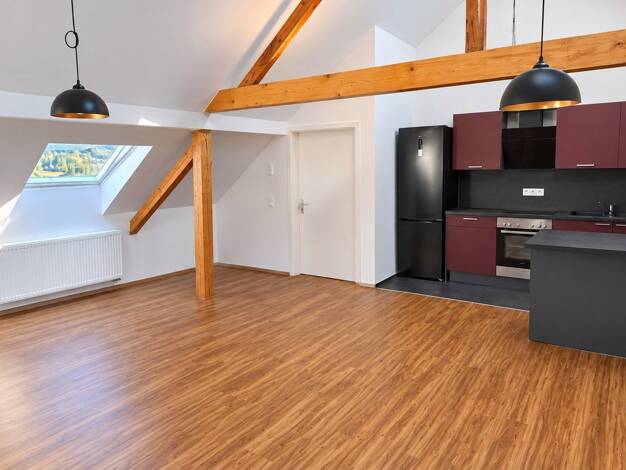 Wohnung zur Miete 815 € 3 Zimmer 78 m² 2. Geschoss Neukirchen Neukirchen 94362