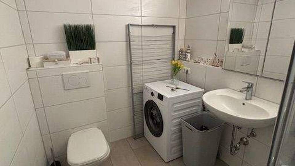 Studio zur Miete 370 € 1 Zimmer 1. Geschoss frei ab sofort Steinburgstraße 3 Unterdürrbach Würzburg 97080