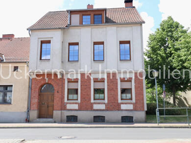 Mehrfamilienhaus zum Kauf als Kapitalanlage geeignet 319.000 € 7 Zimmer 194 m² 305 m² Grundstück Templiner Straße 8 Lychen Lychen 17279