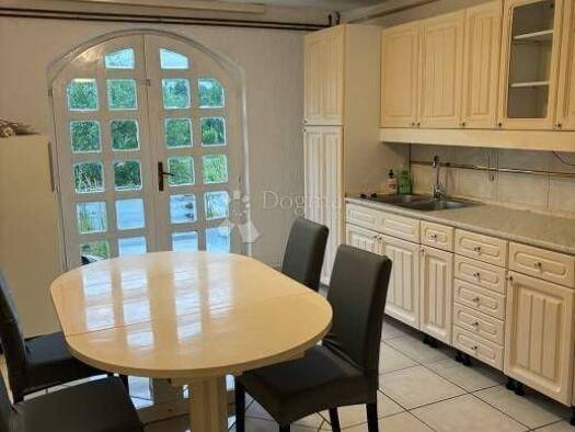 Haus zum Kauf 285.000 € 8 Zimmer 303 m² Brestje, Sesvete Staro Brestje
