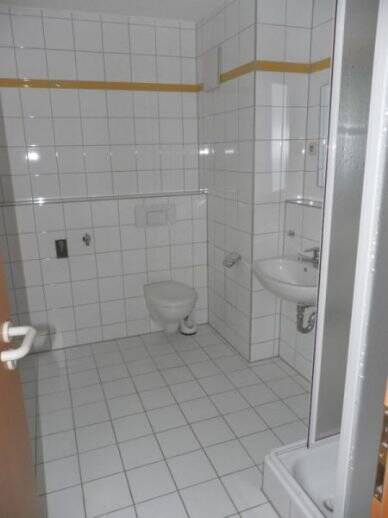 ::: Gemütliches Domizil mit Einbauküche, Balkon und PKW-Stellplatz ::: – Matthesstraße 56, 9113 Chemnitz – Vorschaubild 6