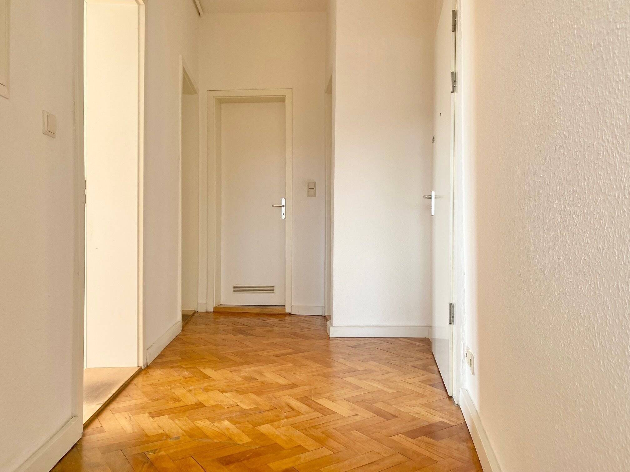 ***PREISGEKRÖNT***  GEPFLEGTE 3 ZIMMER CITY WOHNUNG – Voltastr. 103, 90459 Nürnberg – Vorschaubild 2