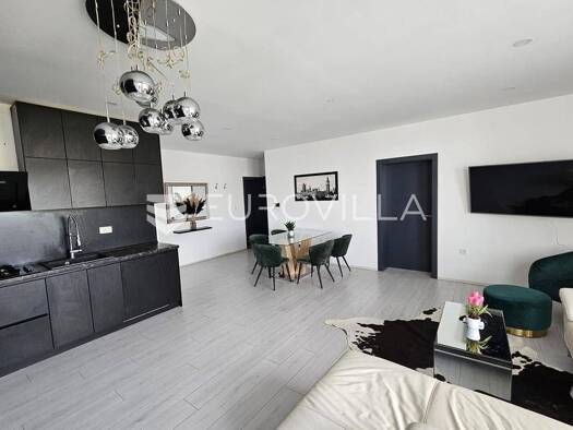Wohnung zur Miete 1.000 € 3 Zimmer 110 m² 1. Geschoss Cvjetno naselje Industrijska cetvrt, Retfala, Josipovac