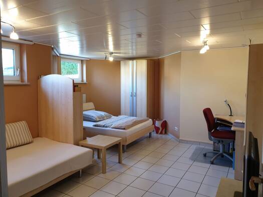 Wohnung zur Miete 450 € 2 Zimmer 51 m² frei ab sofort Trailsdorf Hallerndorf 91352