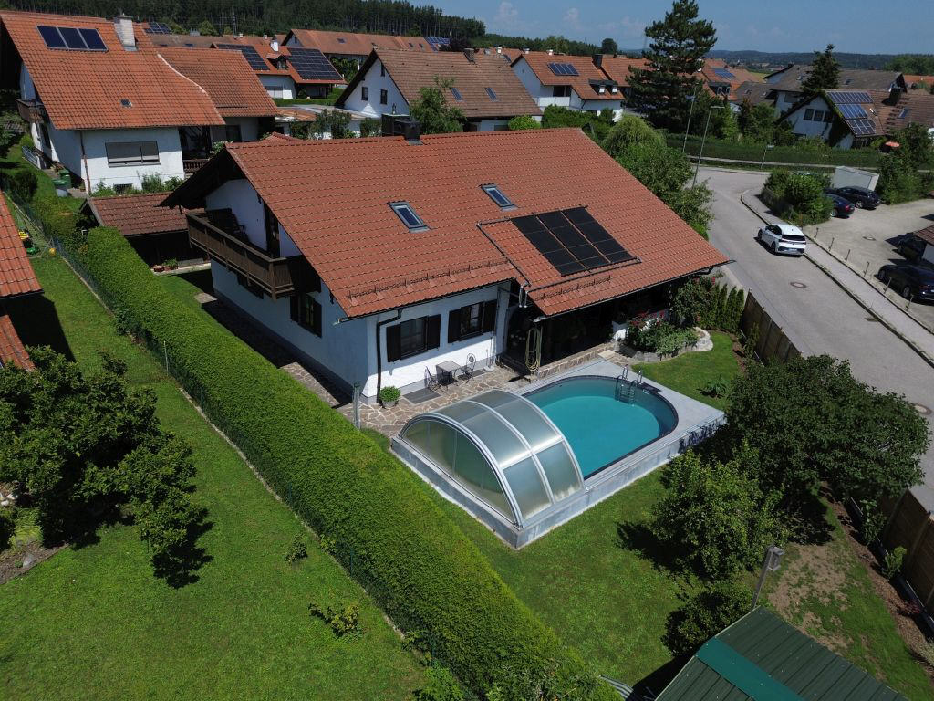 Einfamilienhaus zum Kauf 638.000 € 6,5 Zimmer 180 m²<br/>Wohnfläche 818 m²<br/>Grundstück Vilsbiburg Vilsbiburg 84137