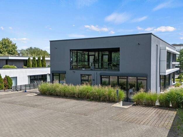 Bürogebäude zum Kauf 1.690.000 € 497 m² Bürofläche Friedrichshafen Friedrichshafen 88045