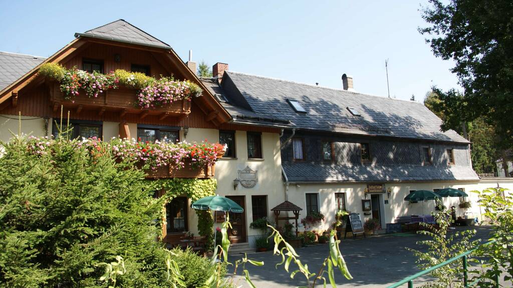 Einfamilienhaus zum Kauf 260.000 € 13 Zimmer 127 m² 25.523 m² Grundstück Mühlhausen Bad-Elster 08645