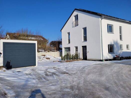 Doppelhaushälfte zum Kauf provisionsfrei 699.000 € 7 Zimmer 141 m² 269 m² Grundstück frei ab 01.03.2026 Piesenkofen Obertraubling 93083