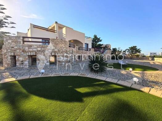 Villa zum Kauf 840.000 € 7 Zimmer 400 m² 1.001 m² Grundstück Municipality of Syros and Ermoupoli 841 00
