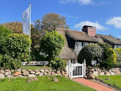 Doppelhaushälfte zum Kauf 1.950.000 € 4 Zimmer 144 m² 1.703 m² Grundstück Morsum Sylt 25980