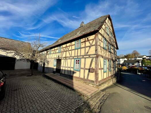 Einfamilienhaus zum Kauf provisionsfrei 96.000 € 6 Zimmer 150 m² 1.633 m² Grundstück frei ab sofort Braubach 56338