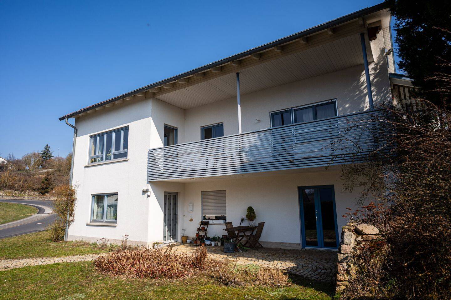 Immobilie in Bastheim - Traumhaus mit großem Grundstück am Waldrand - Bild 1