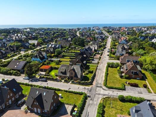 Haus zum Kauf - Erstbezug 3.195.000 € 5 Zimmer 167 m² 859 m² Grundstück frei ab sofort Normannenweg 10 Wenningstedt Wenningstedt-Braderup (Sylt) 25996