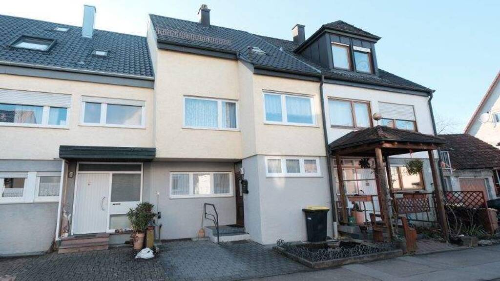 Reihenmittelhaus zum Kauf 429.000 € 4,5 Zimmer 105 m² 134 m² Grundstück Oßweil Ludwigsburg 71640