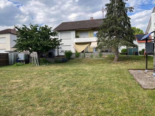 Wohnung zur Miete 670 € 3 Zimmer 74 m² Geschoss 1/2 frei ab 01.09.2026 Hilzingen 78247