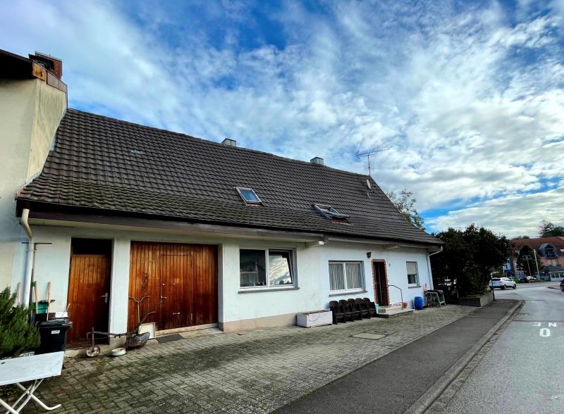 Einfamilienhaus zum Kauf 295.000 € 6 Zimmer 112,4 m²<br/>Wohnfläche 330 m²<br/>Grundstück Schliengen Schliengen 79418