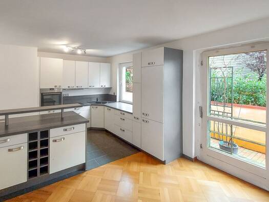 Haus zum Kauf 695.000 € 10 Zimmer 210 m² 270 m² Grundstück Herrenhausen Herrenhausen - Stöcken 30419