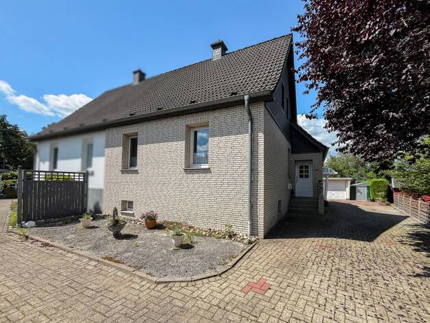 Doppelhaushälfte zum Kauf 239.000 € 5 Zimmer 103,1 m² 779 m² Grundstück Lengerich 49525