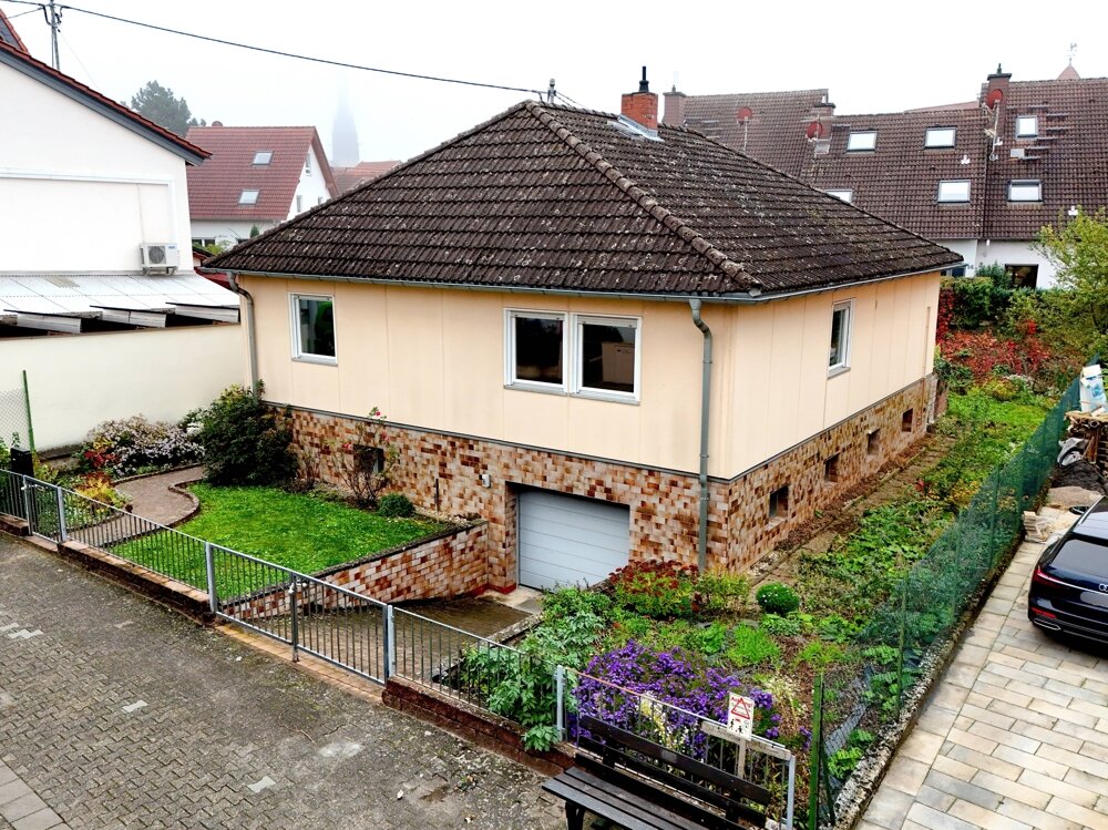 Einfamilienhaus zum Kauf 230.000 € 4 Zimmer 101 m²<br/>Wohnfläche 384 m²<br/>Grundstück Gau-Algesheim 55435