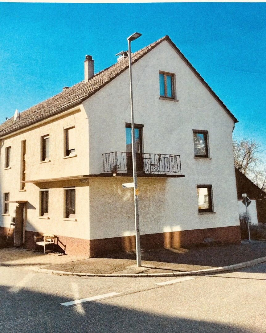 Mehrfamilienhaus zum Kauf provisionsfrei 299.000 € 6 Zimmer 151 m²<br/>Wohnfläche 274 m²<br/>Grundstück Nußbaum Neulingen 75245