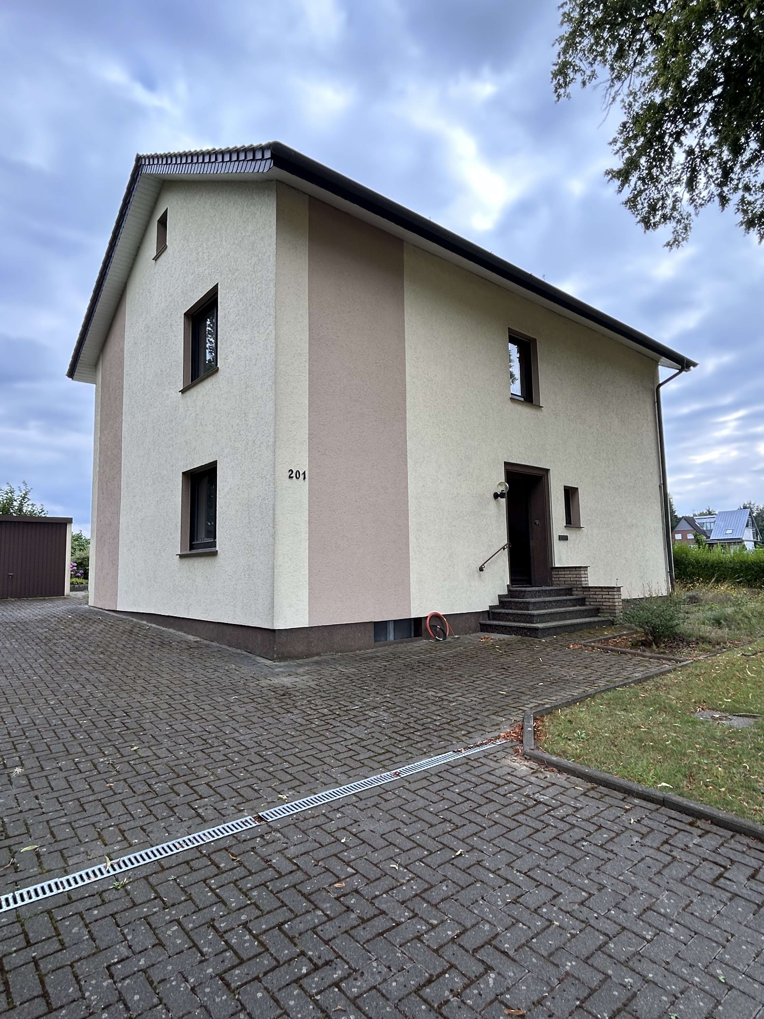 Einfamilienhaus zum Kauf 365.000 € 10 Zimmer 223 m²<br/>Wohnfläche 851 m²<br/>Grundstück Westerenger Enger 32130