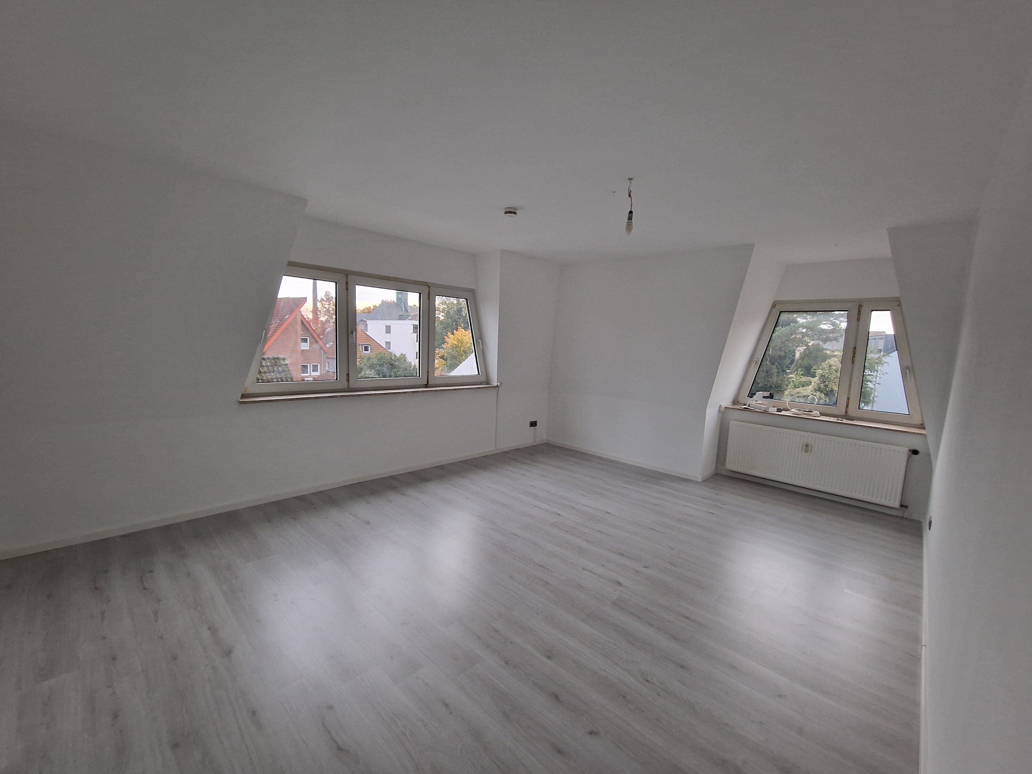 Studio zur Miete 700 € 3 Zimmer 70 m²<br/>Wohnfläche 2.<br/>Geschoss ab sofort<br/>Verfügbarkeit Blumenthal Bremen 28779