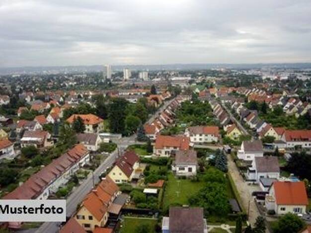 Mehrfamilienhaus zum Kauf 629.000 € 9 Zimmer 211,1 m² 581 m² Grundstück Seckbach Ost 60389