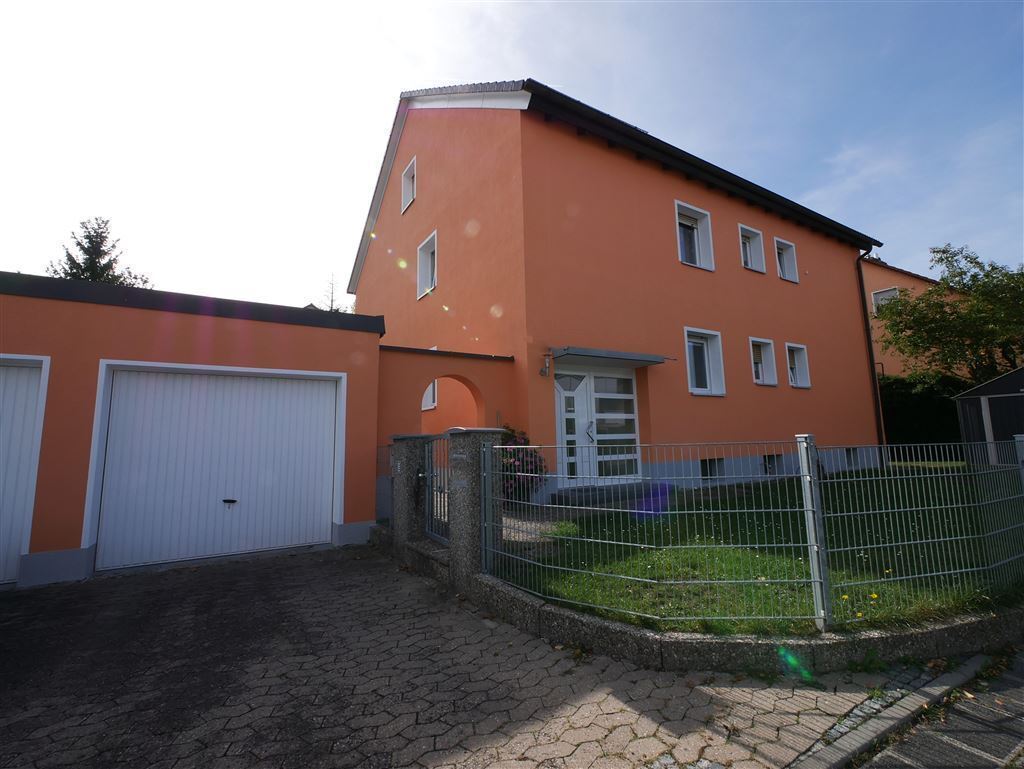 Mehrfamilienhaus zum Kauf 749.000 € 11 Zimmer 260 m²<br/>Wohnfläche 956 m²<br/>Grundstück Burgfarrnbach 94 Fürth 90768