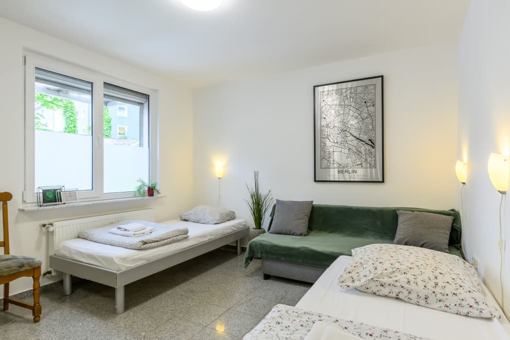 Wohnung zur Miete Wohnen auf Zeit 1.900 € 3 Zimmer 50 m²<br/>Wohnfläche ab sofort<br/>Verfügbarkeit Gaußstraße Mülheim Köln 51063