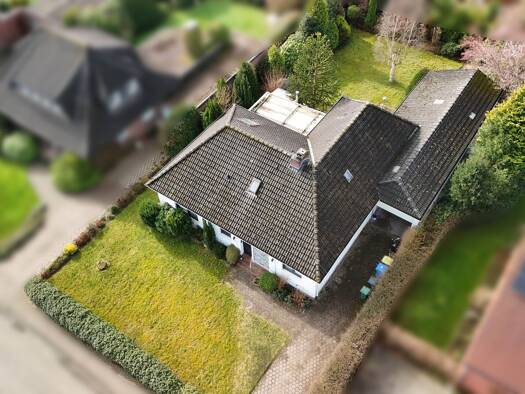 Haus zum Kauf 329.000 € 6 Zimmer 143 m² 859 m² Grundstück Haxtum Aurich 26605