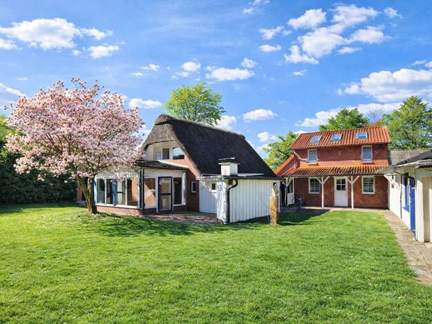 Mehrfamilienhaus zum Kauf provisionsfrei 395.000 € 5,5 Zimmer 150 m² 1.904 m² Grundstück Dornbusch Drochtersen/Dornbusch 21706