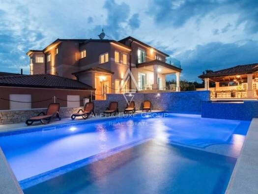 Einfamilienhaus zum Kauf 2.000.000 € 13 Zimmer 600 m² Pula Pula 52100