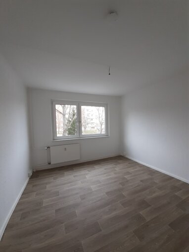 Wohnung zur Miete 325 € 3 Zimmer 61,7 m² 4. Geschoss Jenaer Straße 45 Lusan - Jenaer Straße Gera 07549