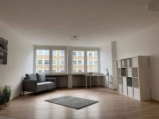 WG-Zimmer zur Miete 300 € 34 m² 2. Geschoss frei ab 01.05.2026 Schweiggerstraße 2 Glockenhof Nürnberg 90478