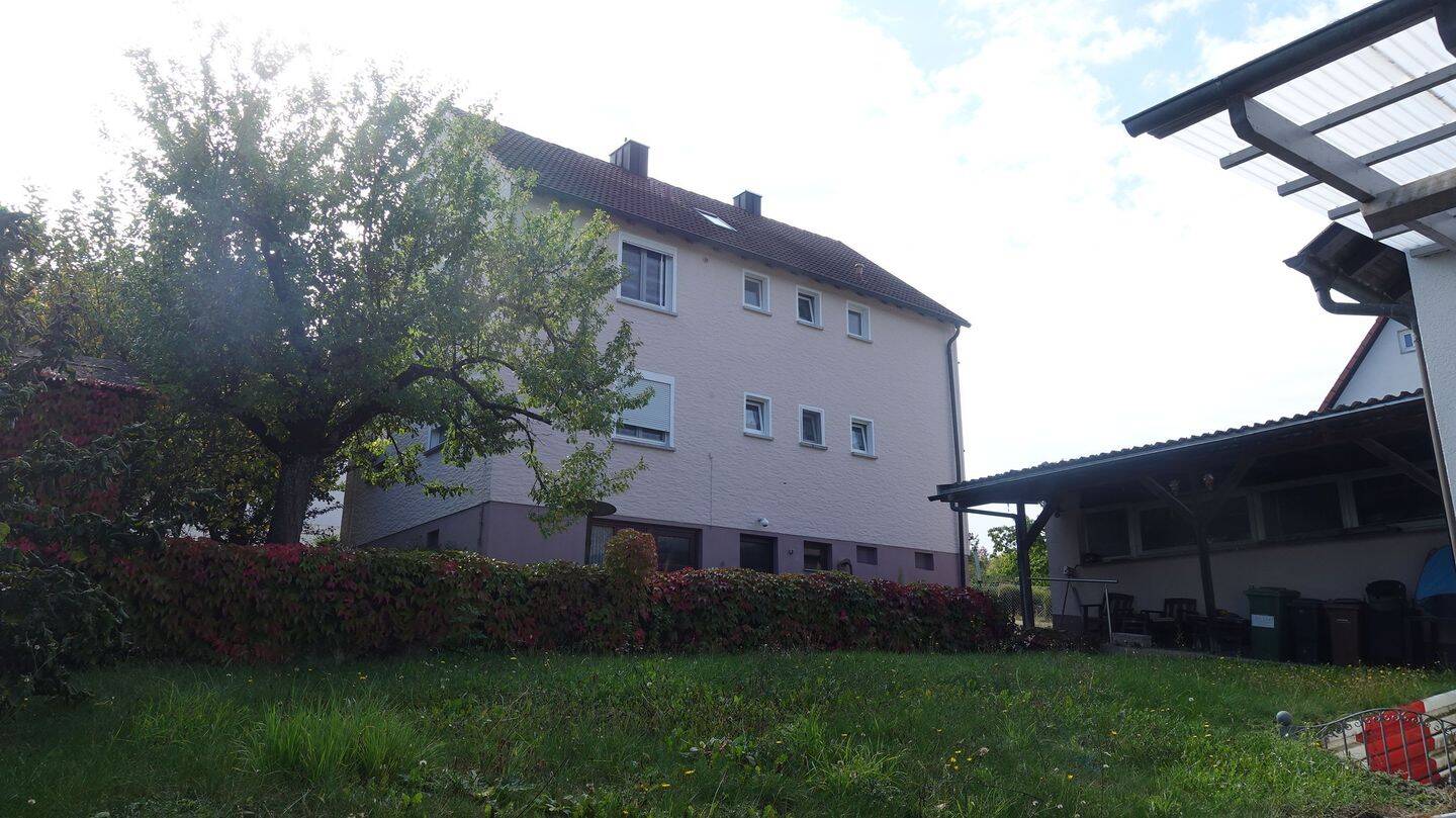 Immobilie in Oberreichenbach - Gepflegtes 2-Familienhaus mit Garten und Doppelgarage in Oberreichenbach zu verkaufen - Bild 3