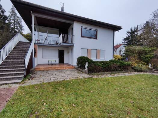 Einfamilienhaus zur Miete 1.990 € 4 Zimmer 134 m² 1.800 m² Grundstück frei ab sofort Brand Eckental 90542