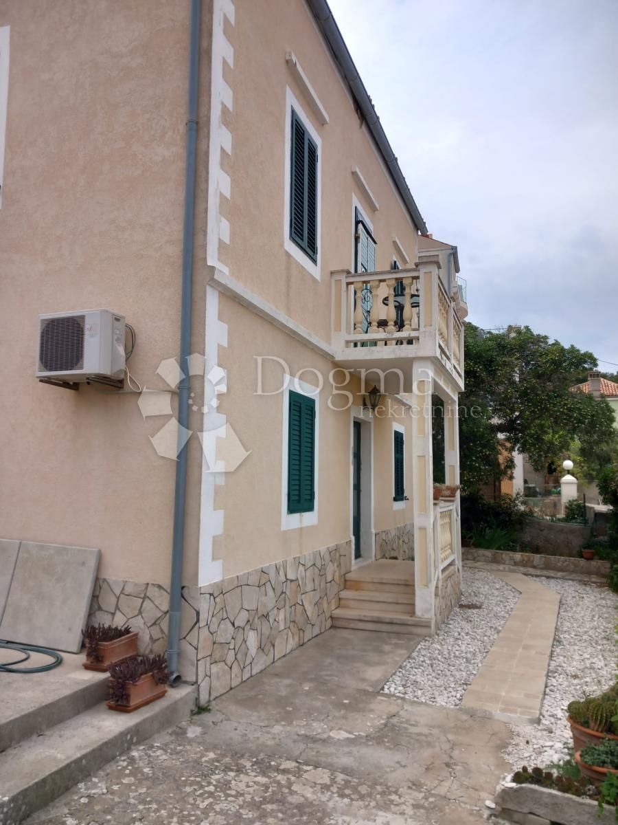 Haus zum Kauf 595.000 € 8 Zimmer 200 m²<br/>Wohnfläche 400 m²<br/>Grundstück Mali Losinj center 51550