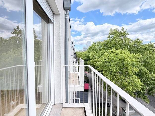Wohnung zur Miete 1.619 € 2 Zimmer 90 m² 4. Geschoss Mainzer Landstraße 372 Gallus Frankfurt am Main 60326