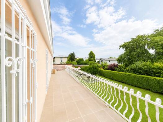 Haus zum Kauf 699.000 € 7 Zimmer 200 m² 992 m² Grundstück Braunau am Inn 5280